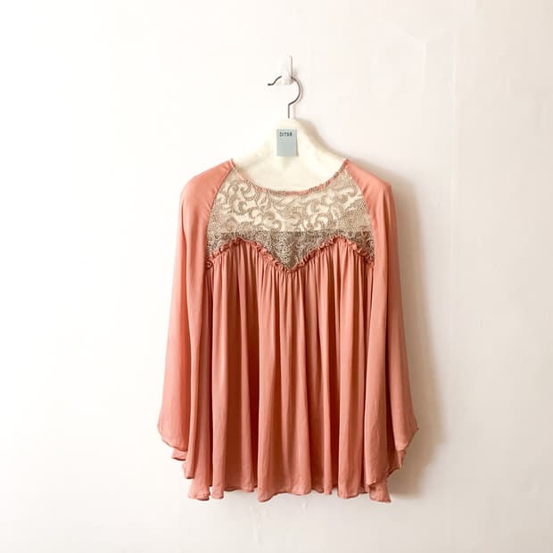 [S] 폴앤조 실크 레이스 셔링 블라우스