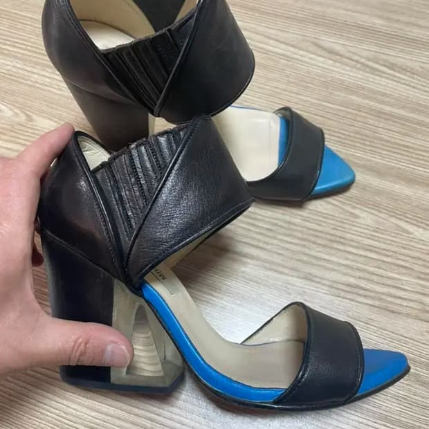 MIHARA YASUHIRO 미하라야스히로 여성샌들 225사이즈