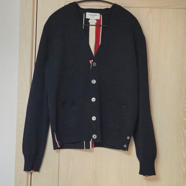 [새상품급/3] 톰브라운 백삼선 밀라노스티치 가디건