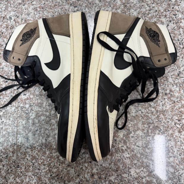 조던1 레트로 하이 OG 블랙 모카 290