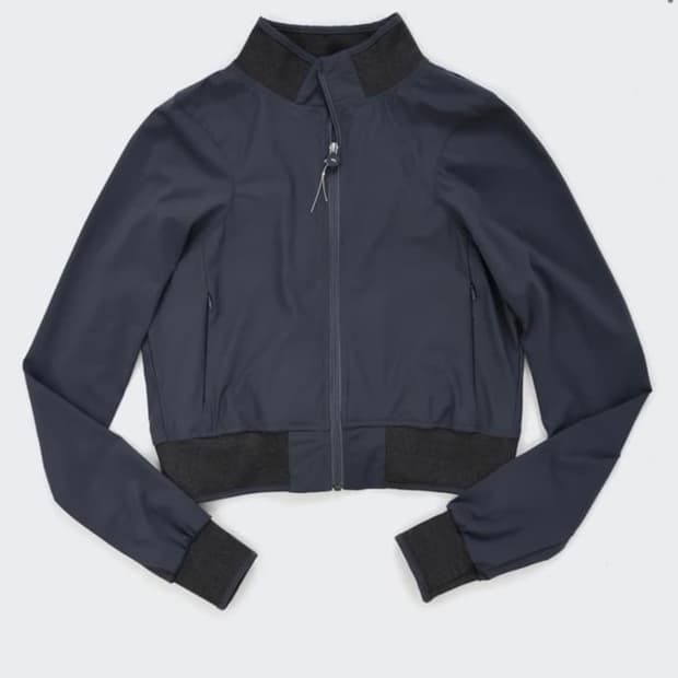 울리카 상투스 Wing bone pintuck jacket