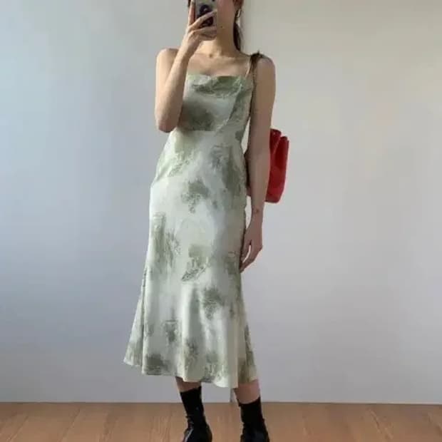 루루서울 Midnight sun dress 
