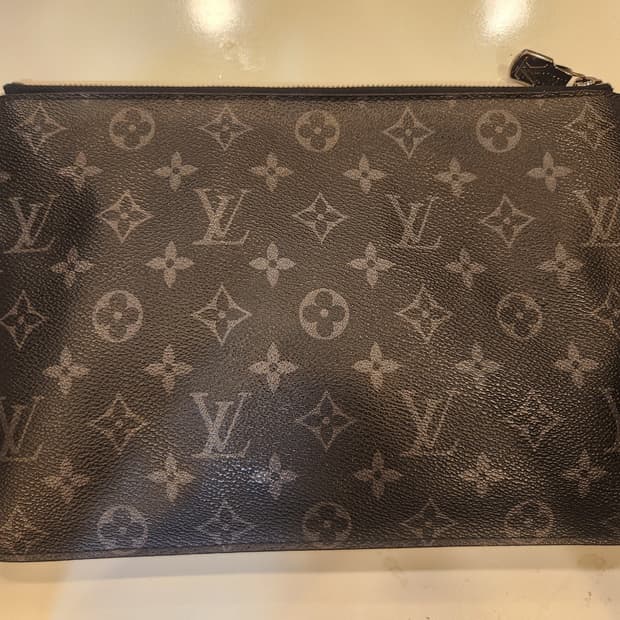 루이비통 클러치 