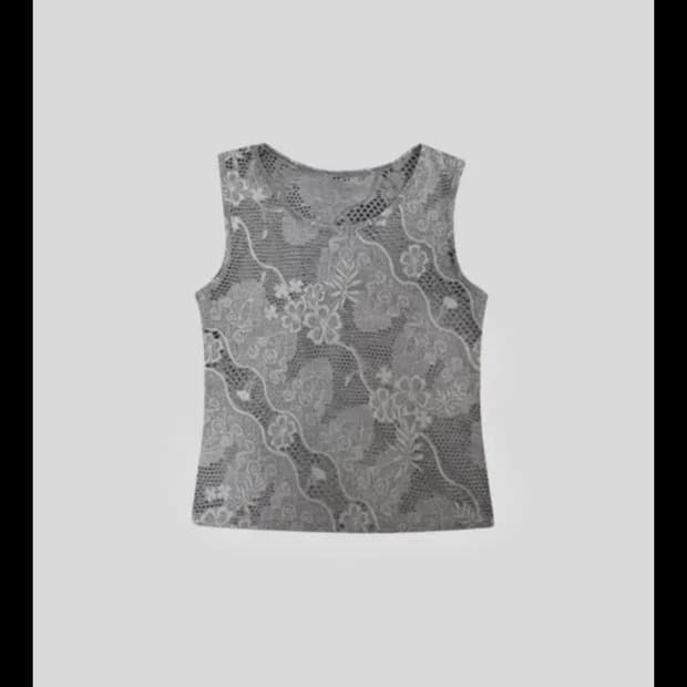 FLORAL PUNCHING SLEEVELESS 포코포스카