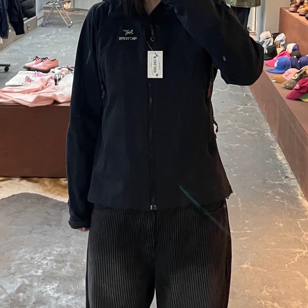 아크테릭스 블랙 베타 바람막이 H1825