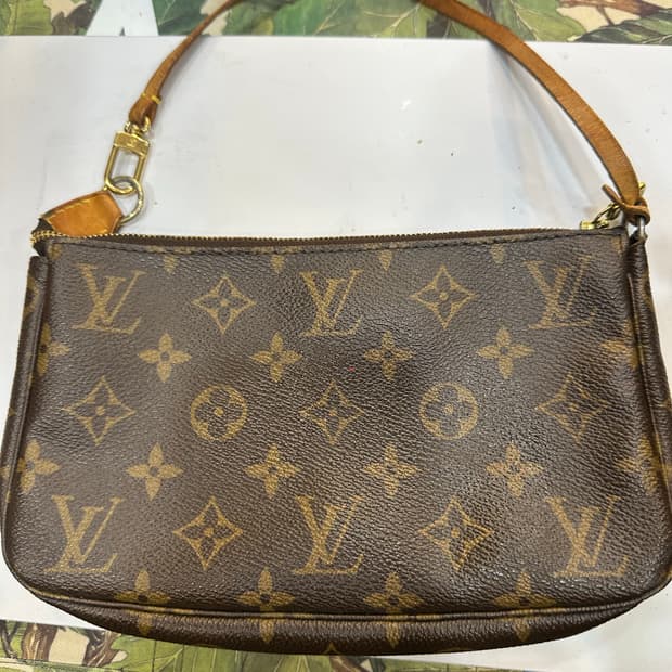 루이비통 모노그램 미니 포셰트 악세수아