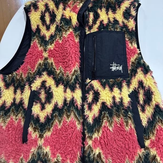 스투시 필모어 쉐르파 베스트 머스타드