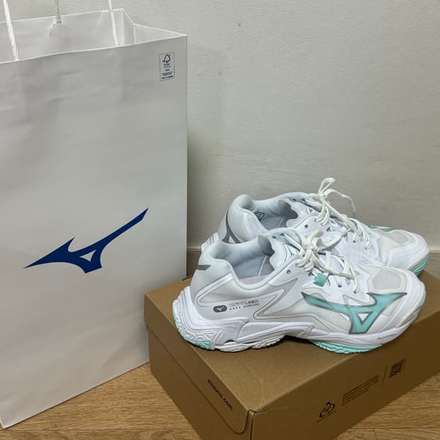 미즈노 웨이브 라이트닝 z8