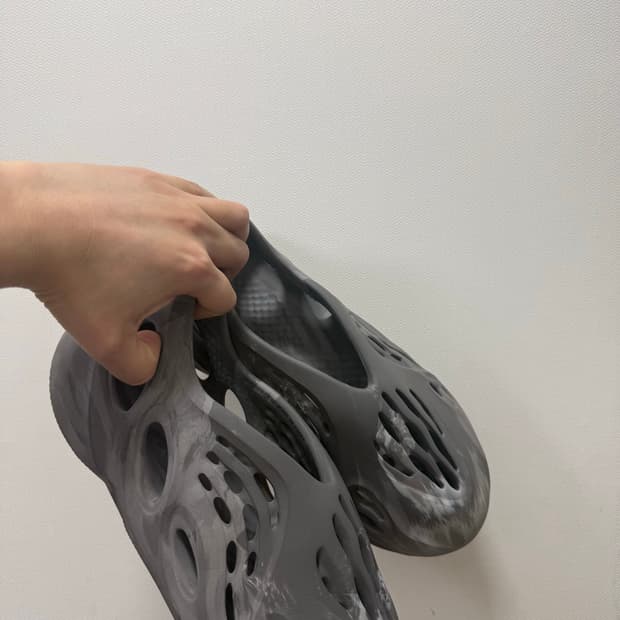 아디다스 이지 폼러너 믹스 그래닛 265size