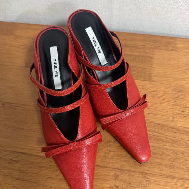 율이에 YUUL YIE 레드 리본 뮬 스틸레토 새상품