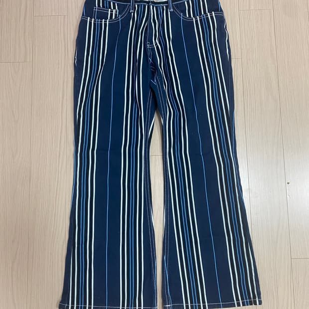 레스트앤레크레이션 스트라이프 플레어 팬츠