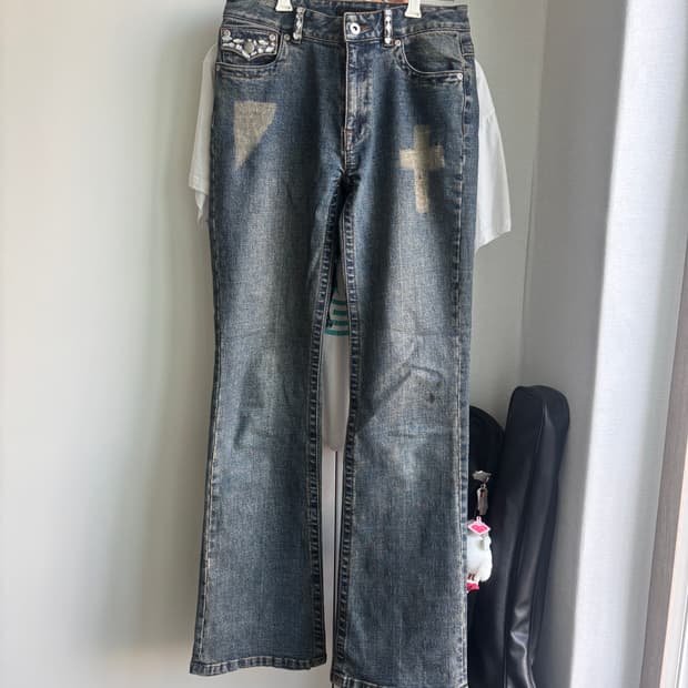 Max Blue 워싱 세미부츠컷 데님