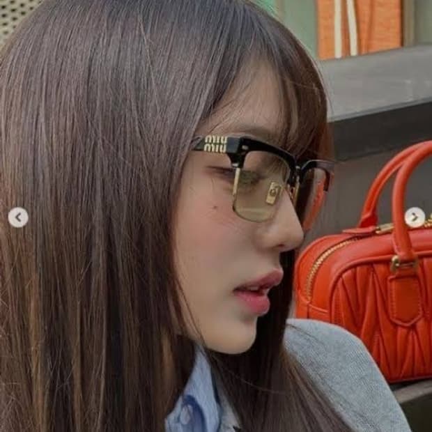 미우미우 안경(장원영 안경, 하금테)판매