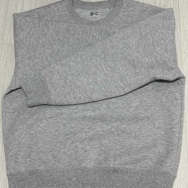 유니클로 C 스웨트셔츠