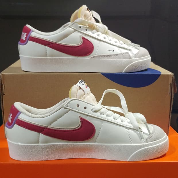 (새신발) 나이키 블레이저 로우 77 화이트 짐 레드 우먼스 240
