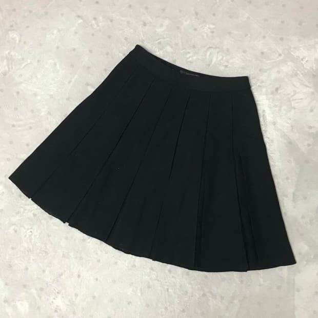 블랙 미디 스커트 