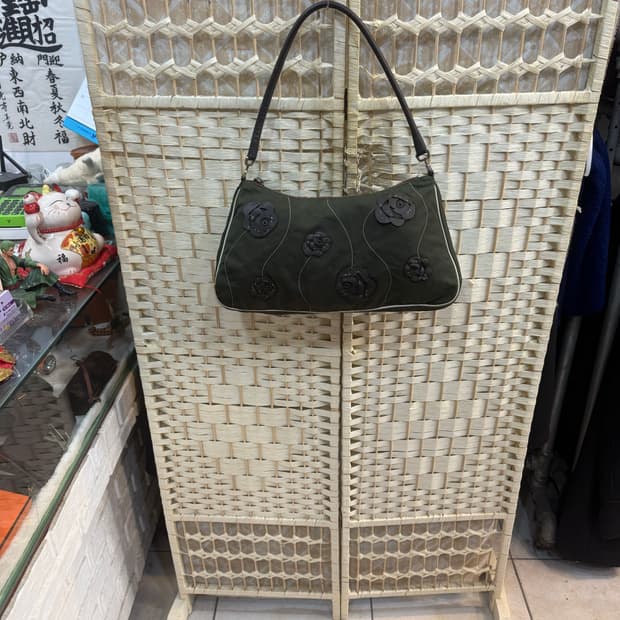 정품 프라다 나일론 플라워 쇼퍼백 팝니다