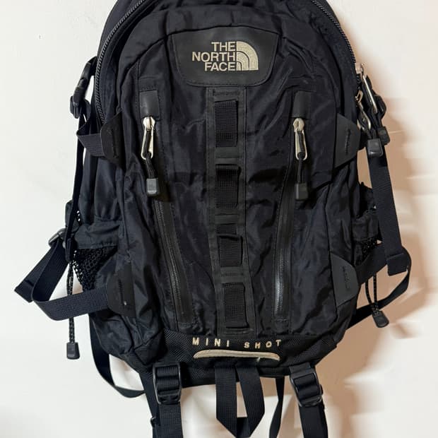 노스페이스 미니샷 블랙 백팩  12L