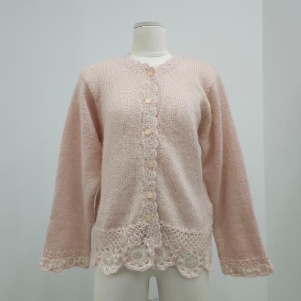 파스텔 핑크 플라워 크로셰 레이스 니트 가디건