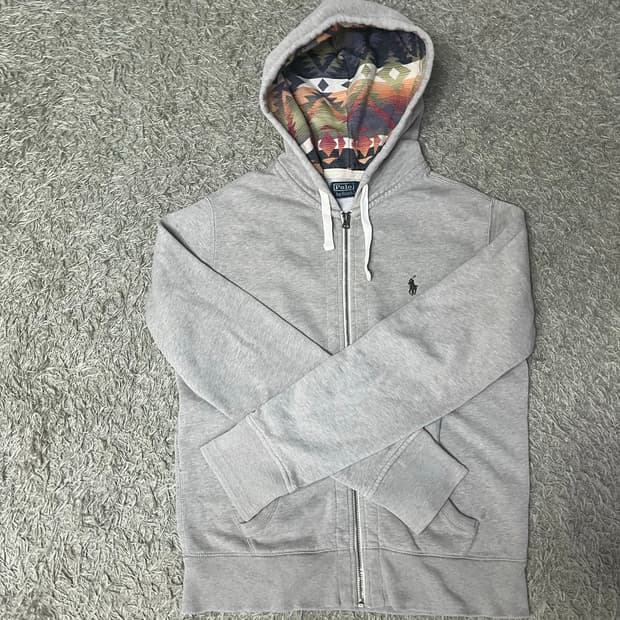 폴로 후드집업