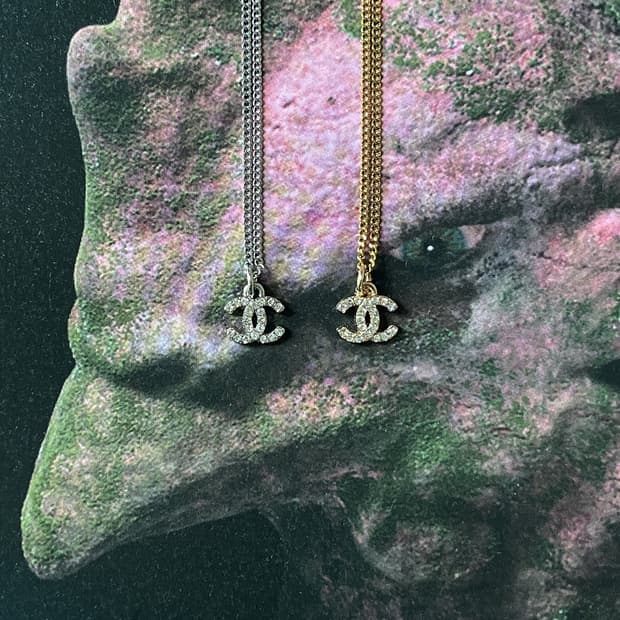 2Color 샤넬 쁘띠 크리스탈 CC 시그니처 목걸이