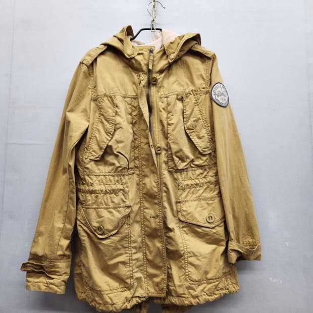 써스데이아일랜드 로고와펜 내피분리 후드야상S(M)