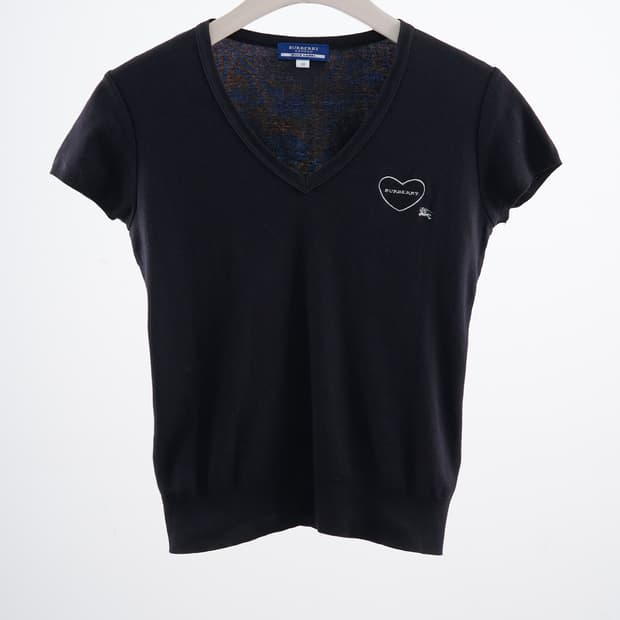 Burberry 블루라벨 하트 패치 브이넥 반팔티