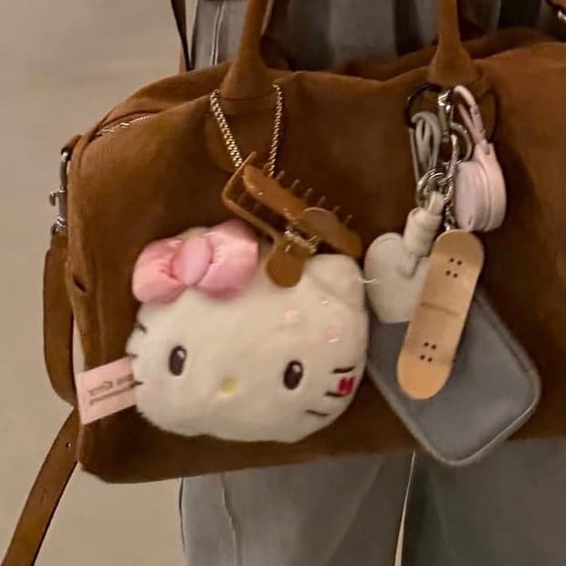 (새상품) 헬로 키티 [우리 눈 안의 미래] 50주년 기념 파우치 키링