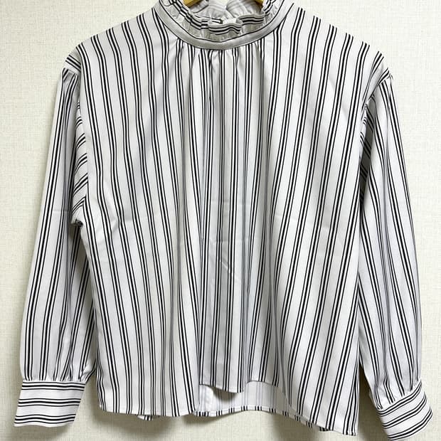 프릴 스트라이프 블라우스