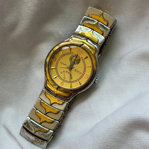 vintage risd quartz metal watch
