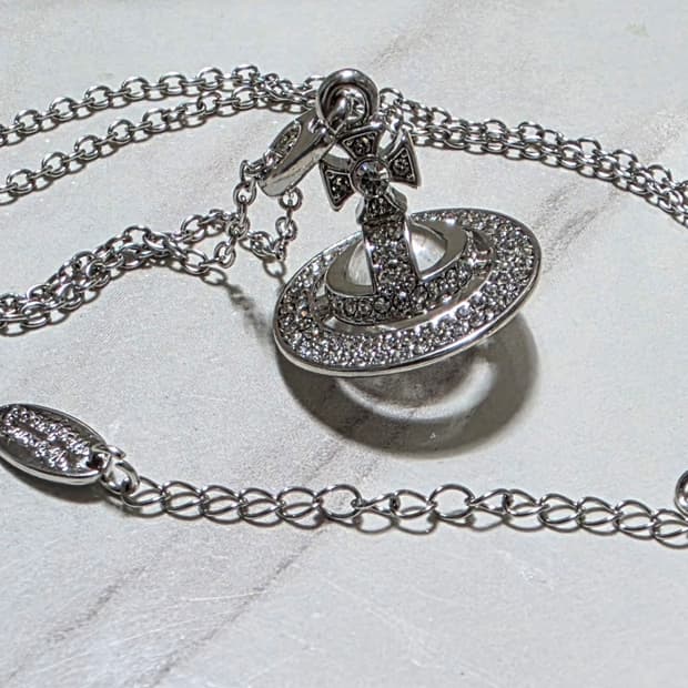 비비안웨스트우드 orb 목걸이