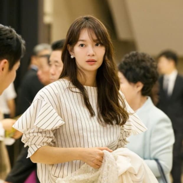 [신민아착용]SYSTEM 시스템 러플 포인트 스트라이프 블라우스