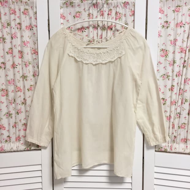 빈티지 베이지 블라우스