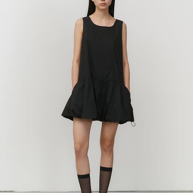 아모멘토 미니 볼륨 드레스