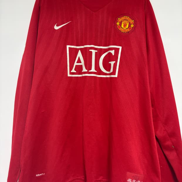 나이키 맨유 호날두 07 긴팔 유니폼 판매합니다!