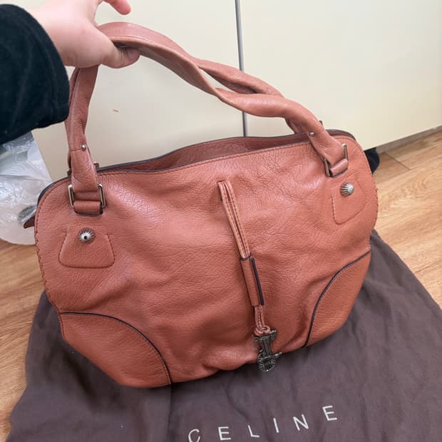 Celine 셀린느 비터스윗 레더 숄더백 브라운