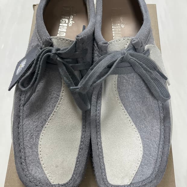 클락스 왈라비 배색 (그레이 /아이보리) 275 사이즈