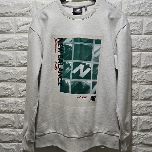 뉴발란스 UNI N로고 포토 맨투맨 90