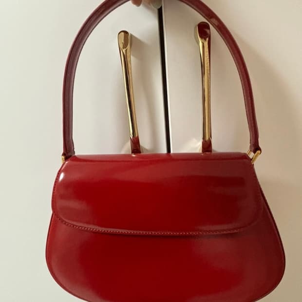 아비에무아 아크망 백 레드