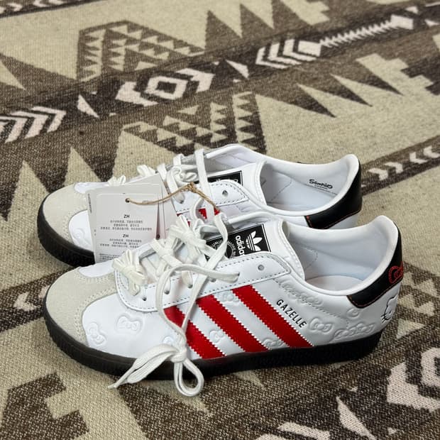 아디다스 X 헬로키티 가젤 새상품 