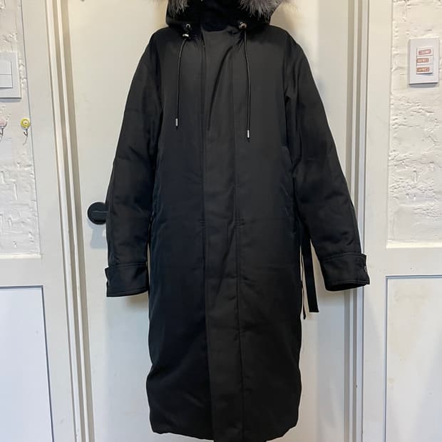 솔리드옴므  18fw 168 폭스퍼 패딩 블랙