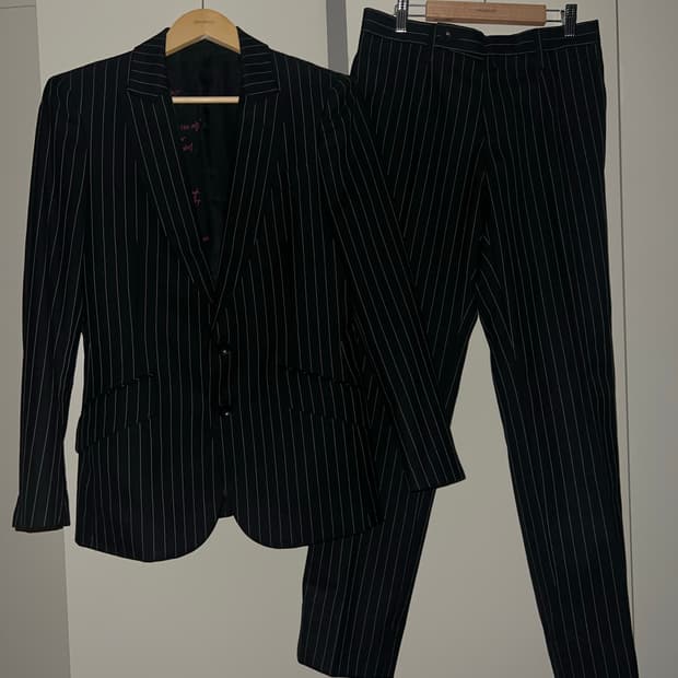 이사무 카타야마 백래쉬 핀 스트라이프 셋업