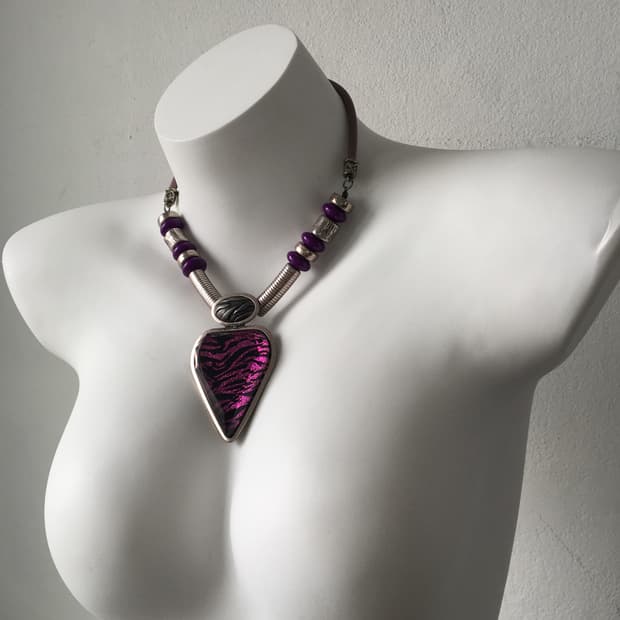 pendent beads necklace