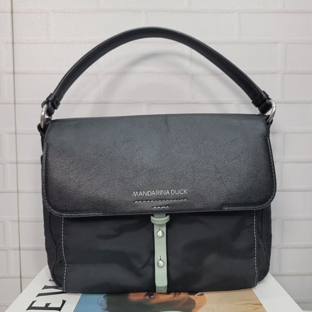 만다리나덕 핸드백 숄더백 블랙