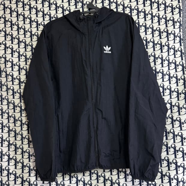 아디다스 에센셜 후드 바람막이 M