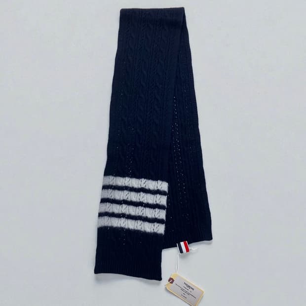톰브라운 케이블 포인트 헤어리 캐시미어/울/실크 머플러 네이비