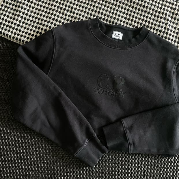 CP컴퍼니 맨투맨 입니다.