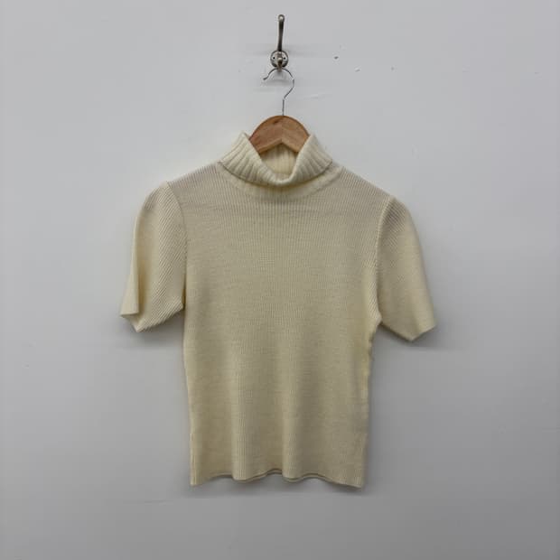꾸레쥬 아이보리 골지 반팔 폴라 니트 여성 S