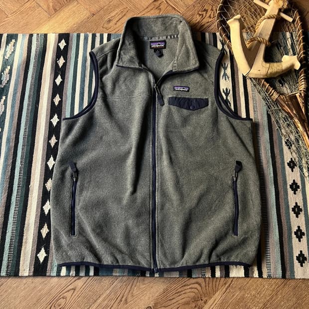 [L]파타고니아 신칠라 그레이 플리스 베스트