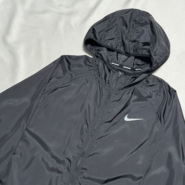 XXL 나이키 솔로 스우시 블랙 러닝 바람막이